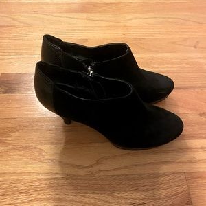 Bandolino black ankle boots